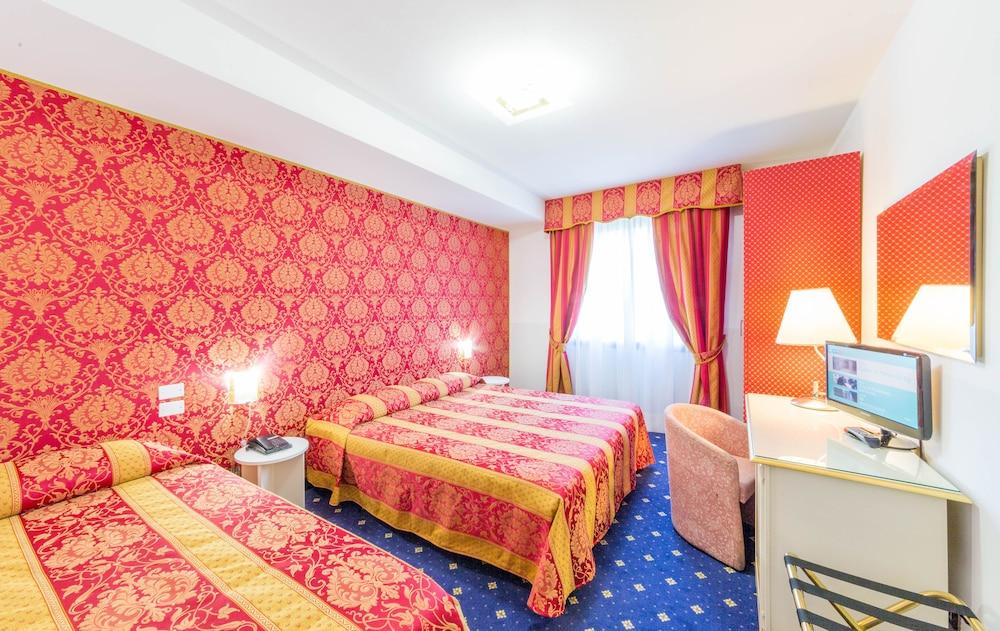 Hotel Floris Mogliano Veneto Exterior photo